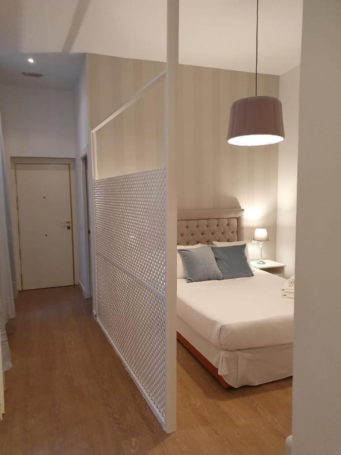 Le Petit Palue-Fuencarral Hotel Madrid Exterior photo