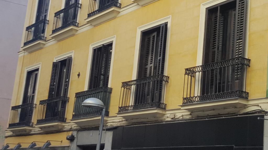 Le Petit Palue-Fuencarral Hotel Madrid Exterior photo