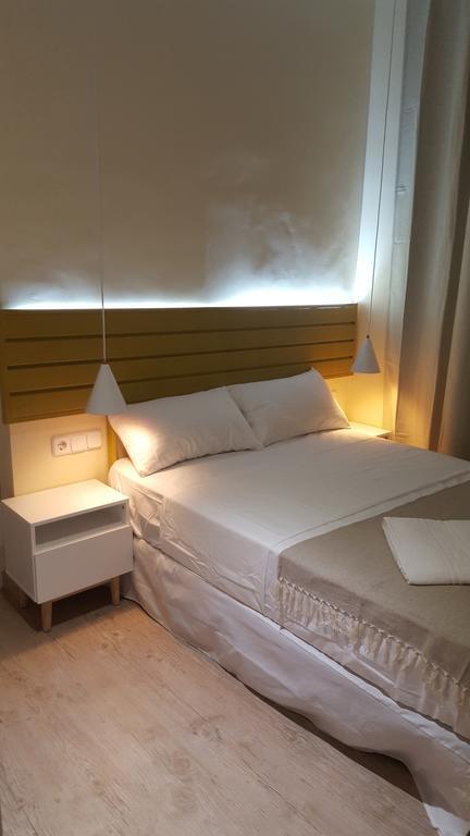 Le Petit Palue-Fuencarral Hotel Madrid Exterior photo