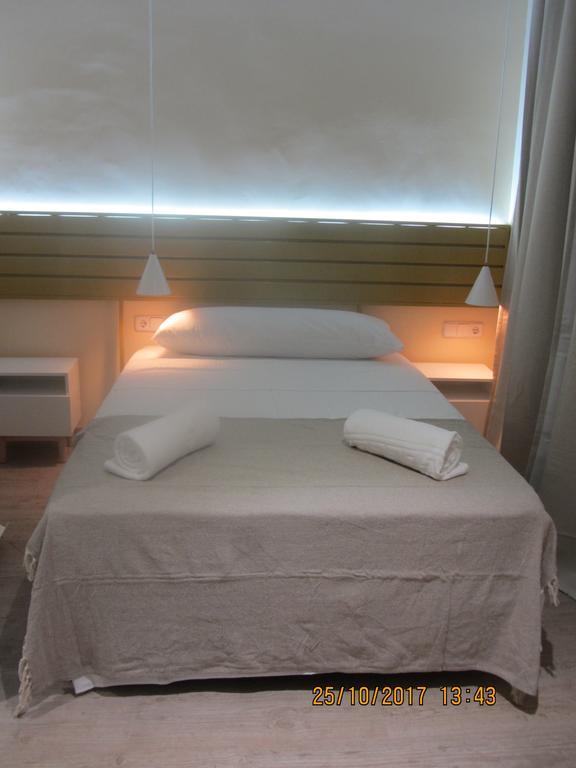 Le Petit Palue-Fuencarral Hotel Madrid Exterior photo