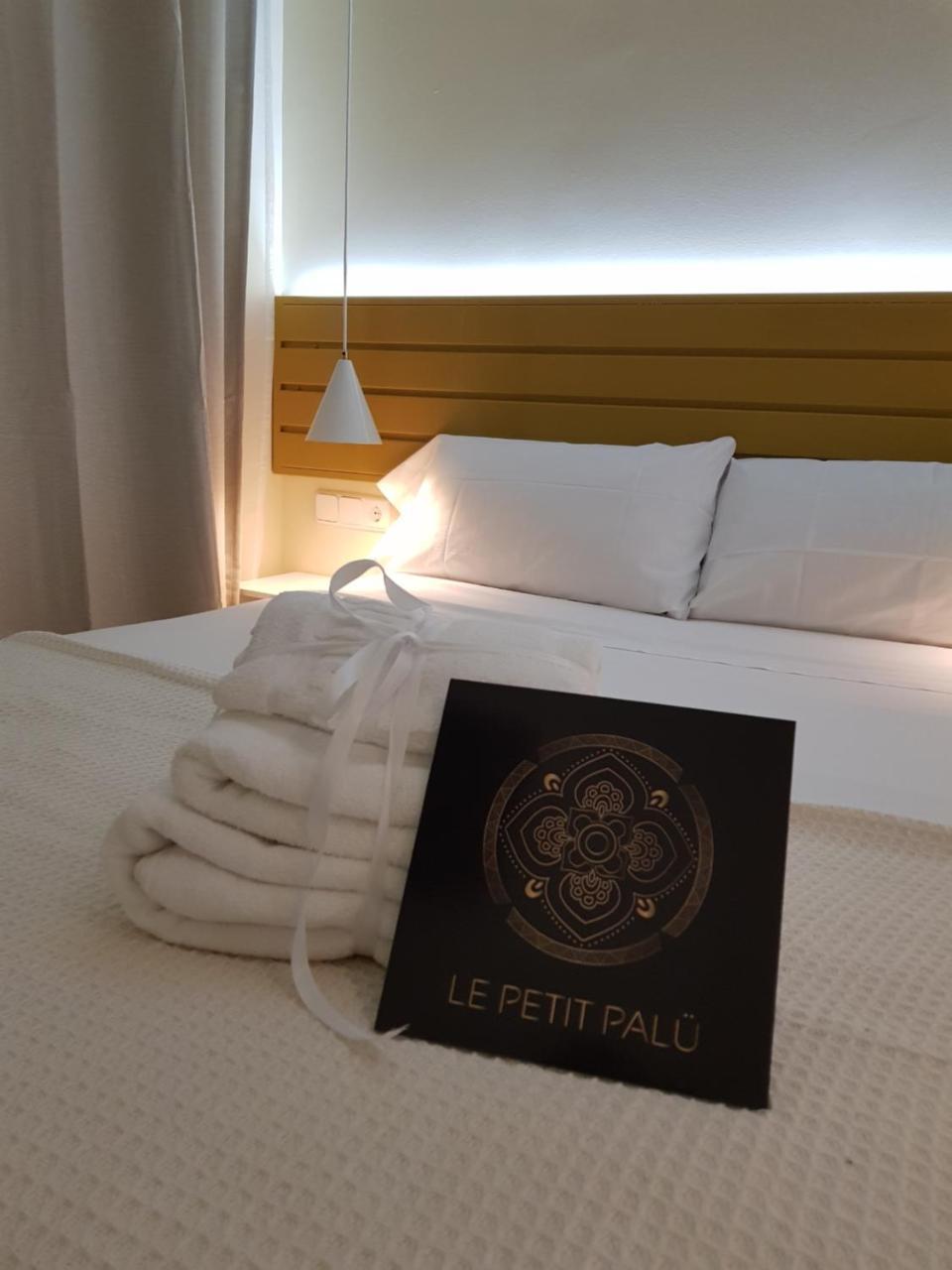 Le Petit Palue-Fuencarral Hotel Madrid Exterior photo